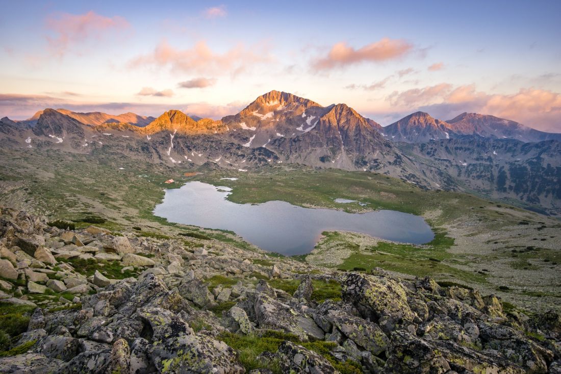 The last red rays on the peak Kamenitsa.