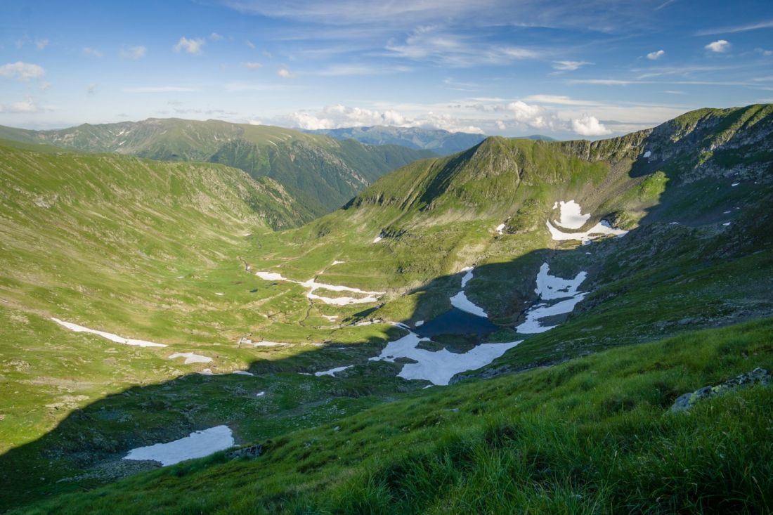 Căldarea Văii Rele během sestupu z Viștea Mare