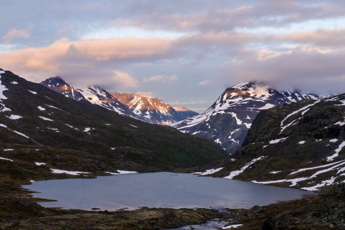 Mountains over Gjendebu