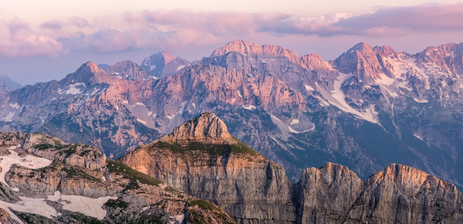 Accursed mountains