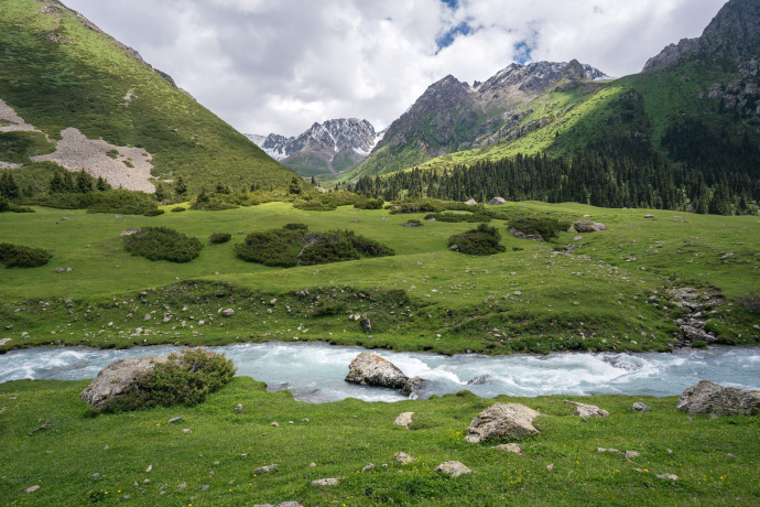 In the valley of Teleti