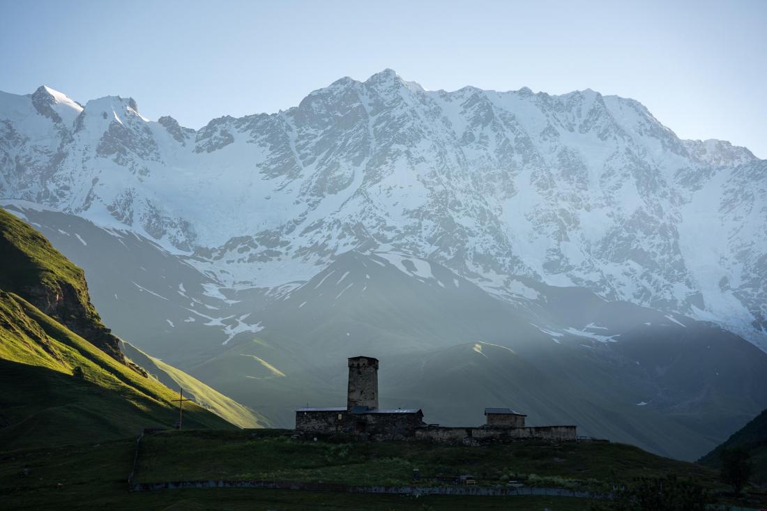 Kostel Lamaria a velkolepá Šchara.
