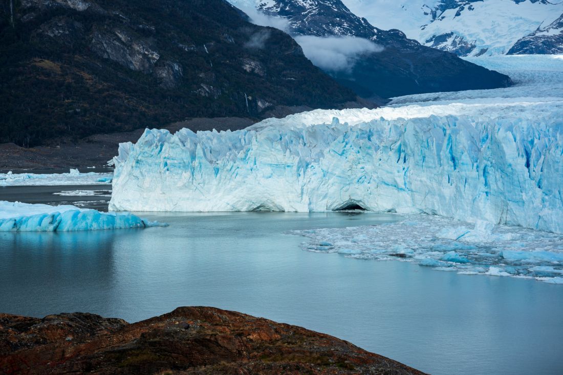 Ledovec nabízí spoustu pohledů na ledovou strukturu.